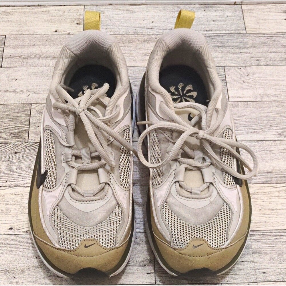 Nike Air Max Bliss Men’s Lace-Up Sneakers Beige/White/Black Size 7.5 DH5128-002